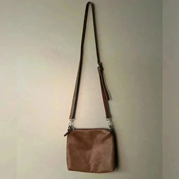 Burano Vegan Leather Crossbody Bag - Picture 3 of 4